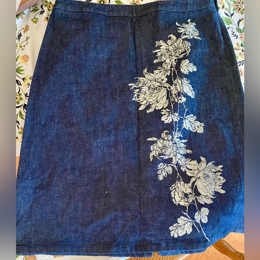 Brand New Beautiful Ann Taylor Denim Skirt